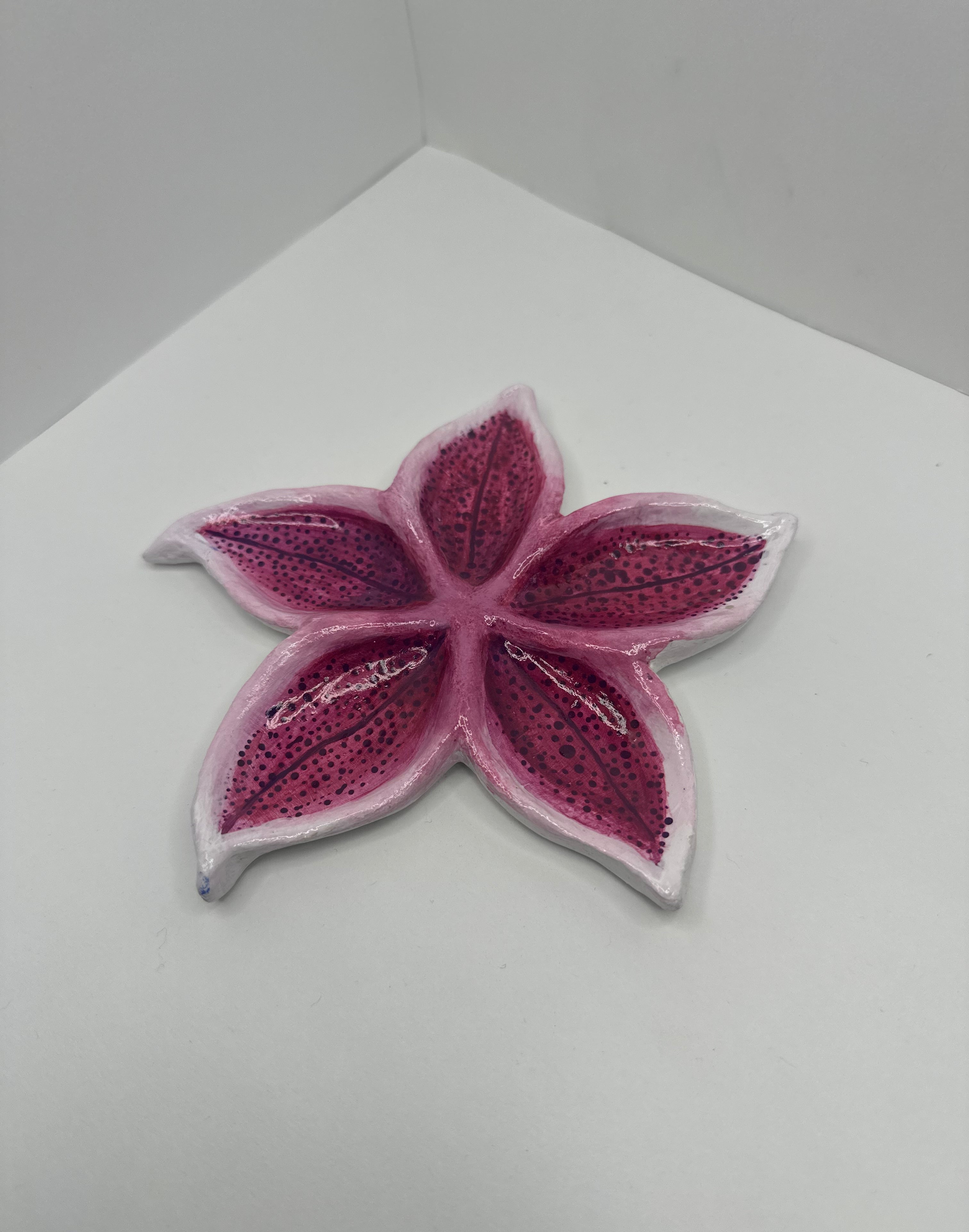 Lily Jewelry Plate