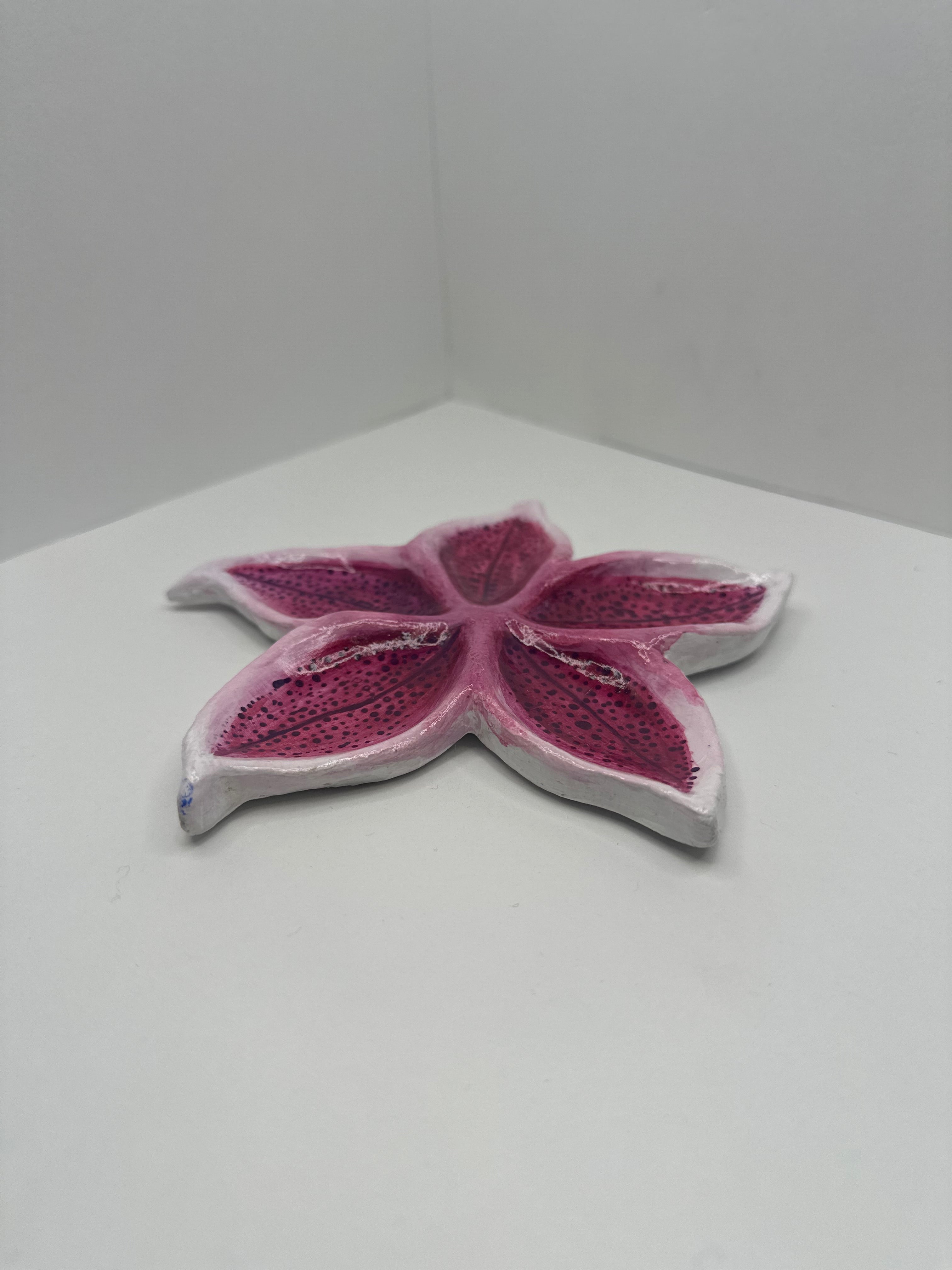 Lily Jewelry Plate